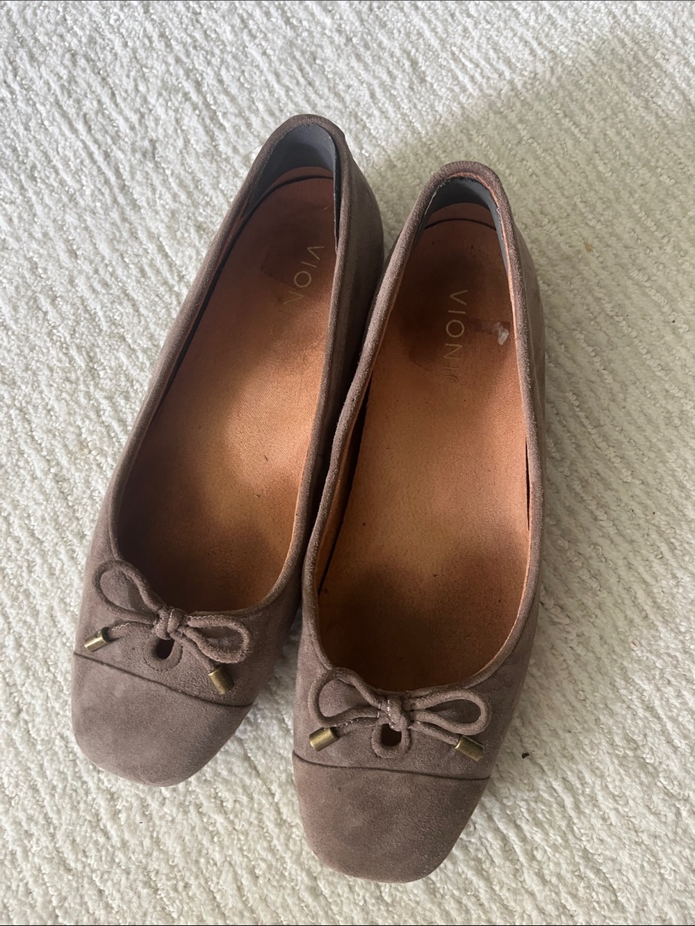 Vionic Taupe Suede Bow Ballet Flats